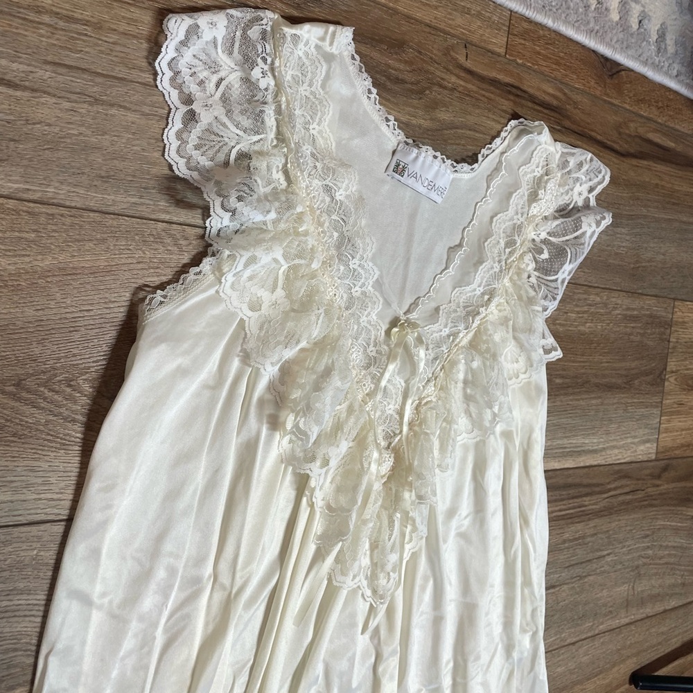 Vintage Vandemere romantic, Victorian, Cottagecore, Croquette Night slip gown - Picture 4 of 9